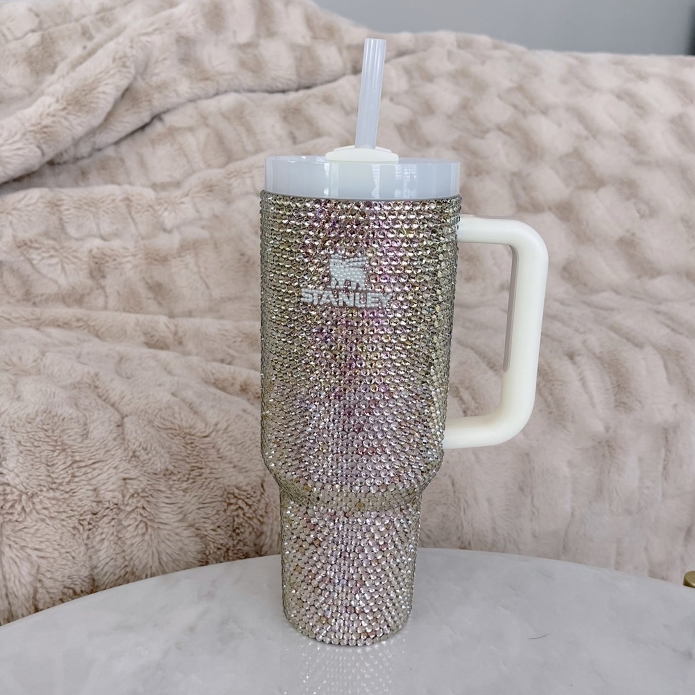 Stanley 40oz Quencher H2.O Flowstate Tumbler - Picture 3 of 15